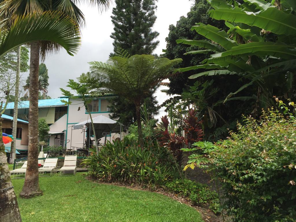 Wild Ginger Inn Hotel & Hostel Hilo Exterior photo