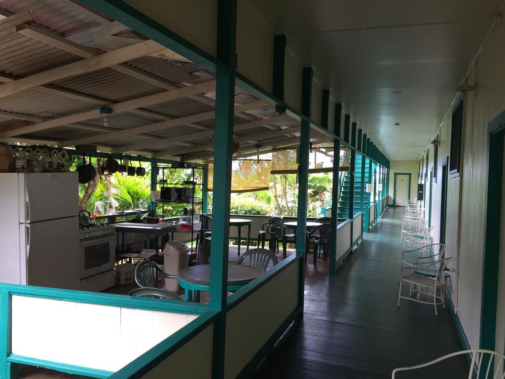 Wild Ginger Inn Hotel & Hostel Hilo Exterior photo